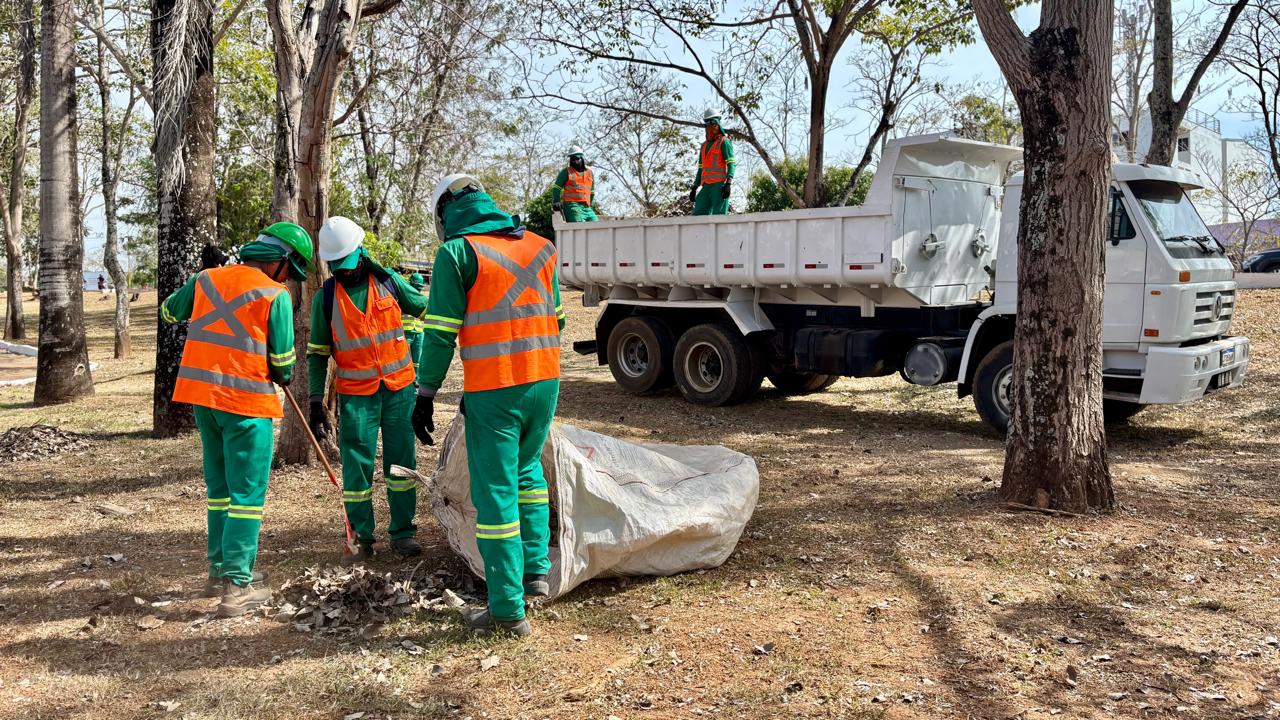 Prefeitura intensifica serviços de limpeza, roço e capina em Parauapebas