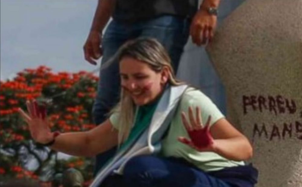 STF autoriza ‘Débora do Batom’ a cumprir pena em prisão domiciliar