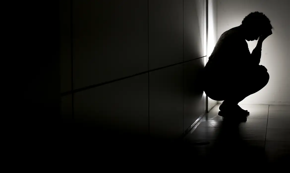 Uma em cada 4 pessoas já pensou em suicídio, alerta pesquisa