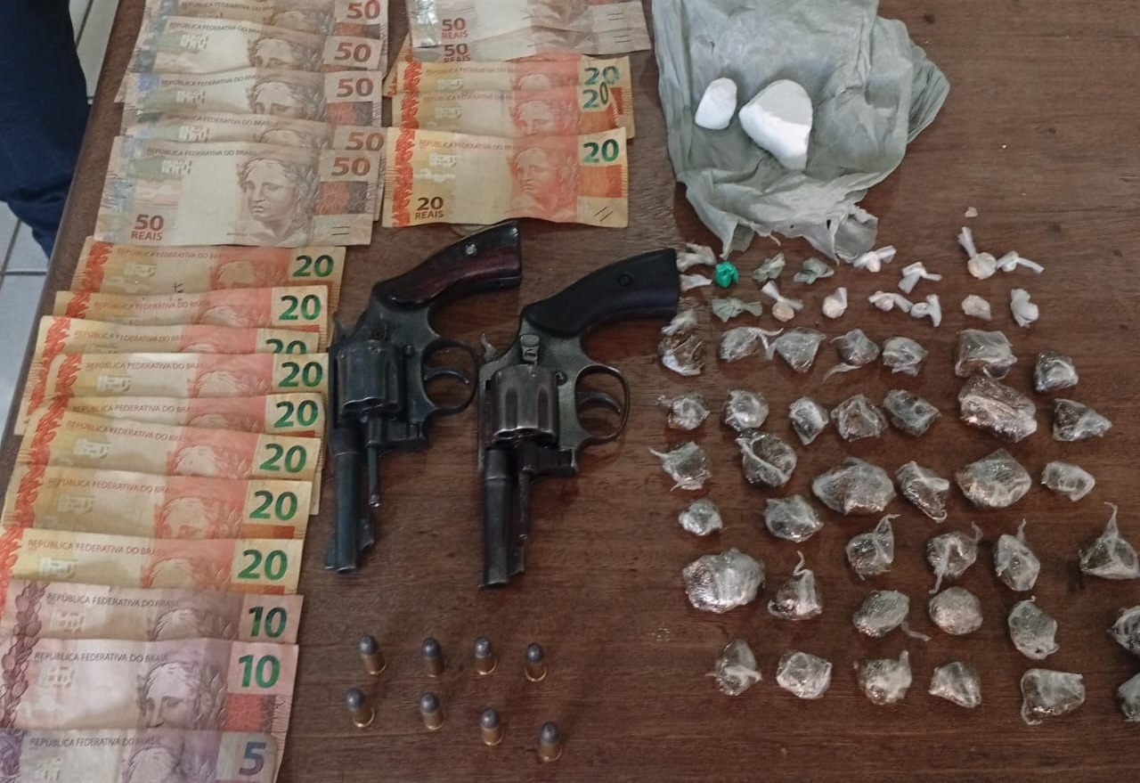 Homem armado é preso enquanto vendia drogas em via pública de Tucuruí