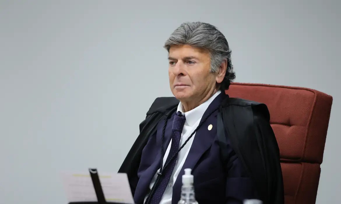 Fux é o terceiro a votar em nova sessão de julgamento de Bolsonaro