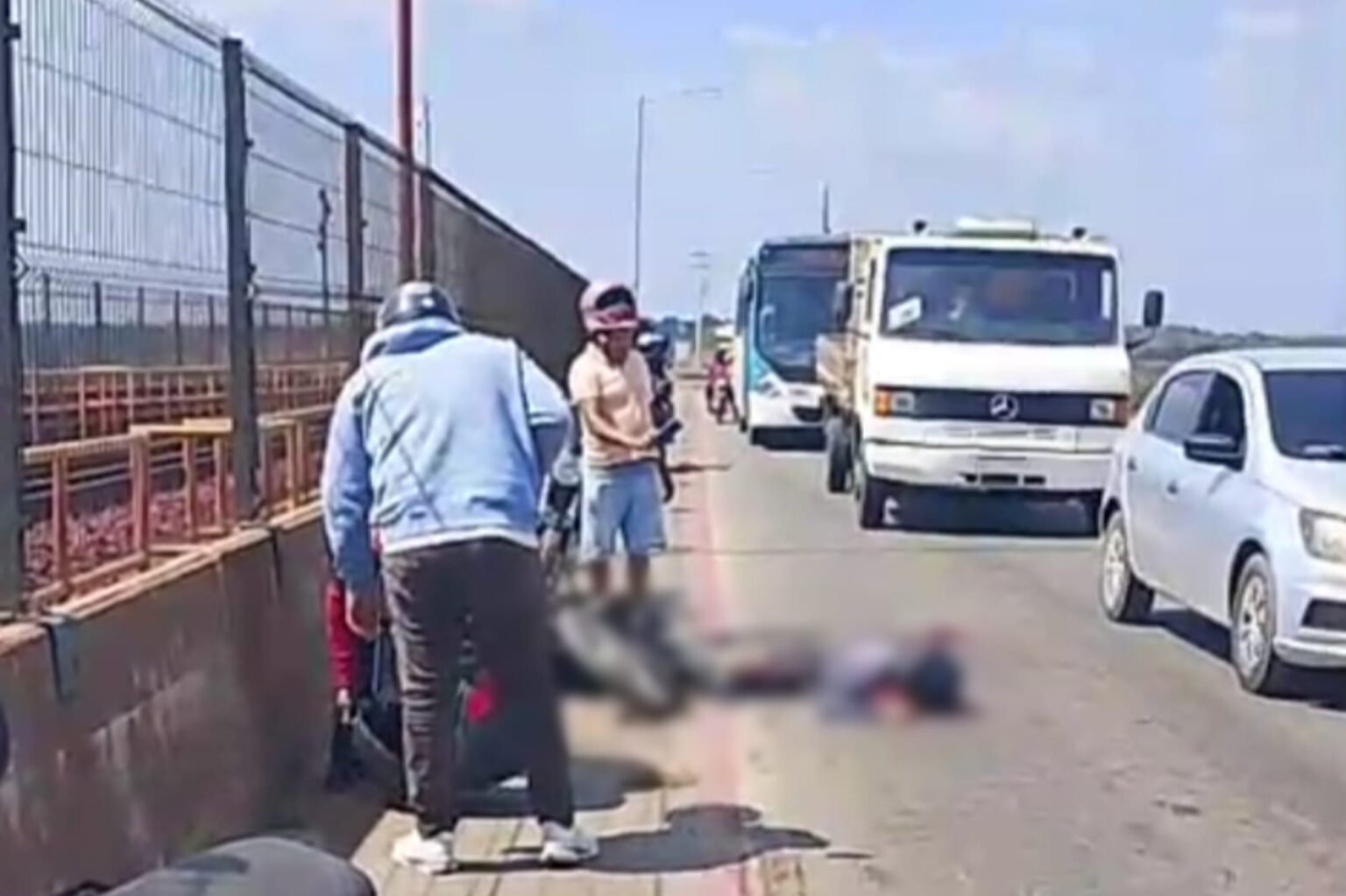 Carreta esmaga motociclista na Ponte do Rio Tocantins em Marabá