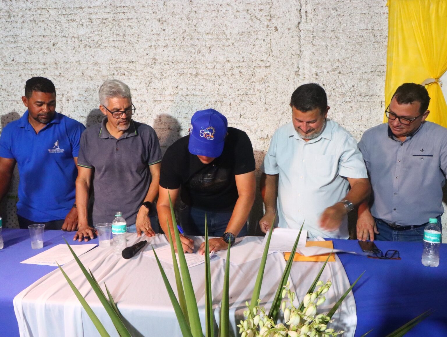Prefeito Jeilson Reis assina ordem de serviço para reforma e ampliação da Escola Duque de Caxias