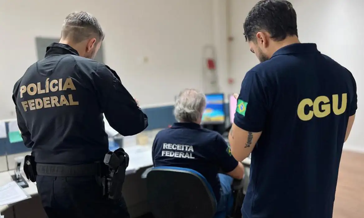 PF faz buscas contra dirigente do Podemos e ex-secretários de TO em operação sobre emendas