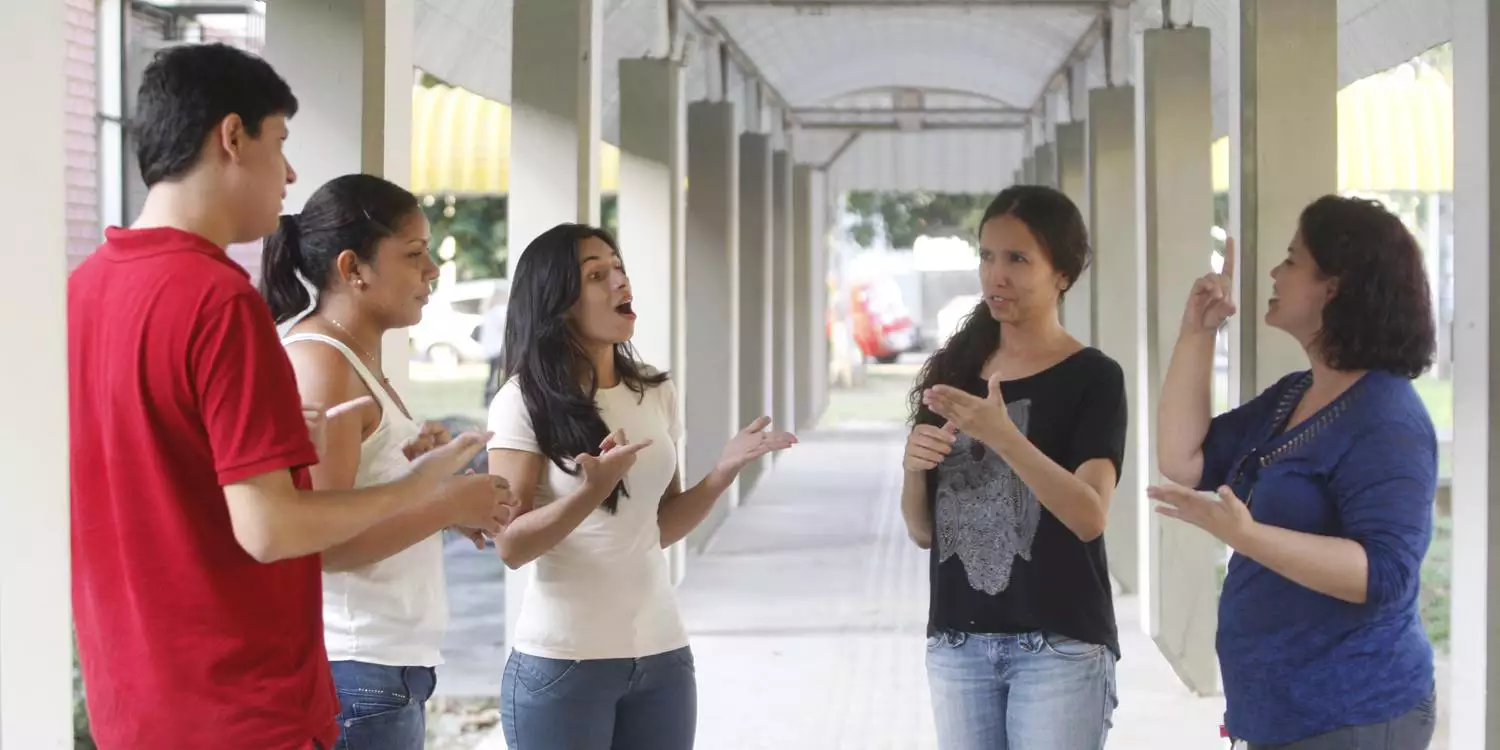 Pará sanciona lei que garante atendimento personalizado e acessível a pessoas surdas