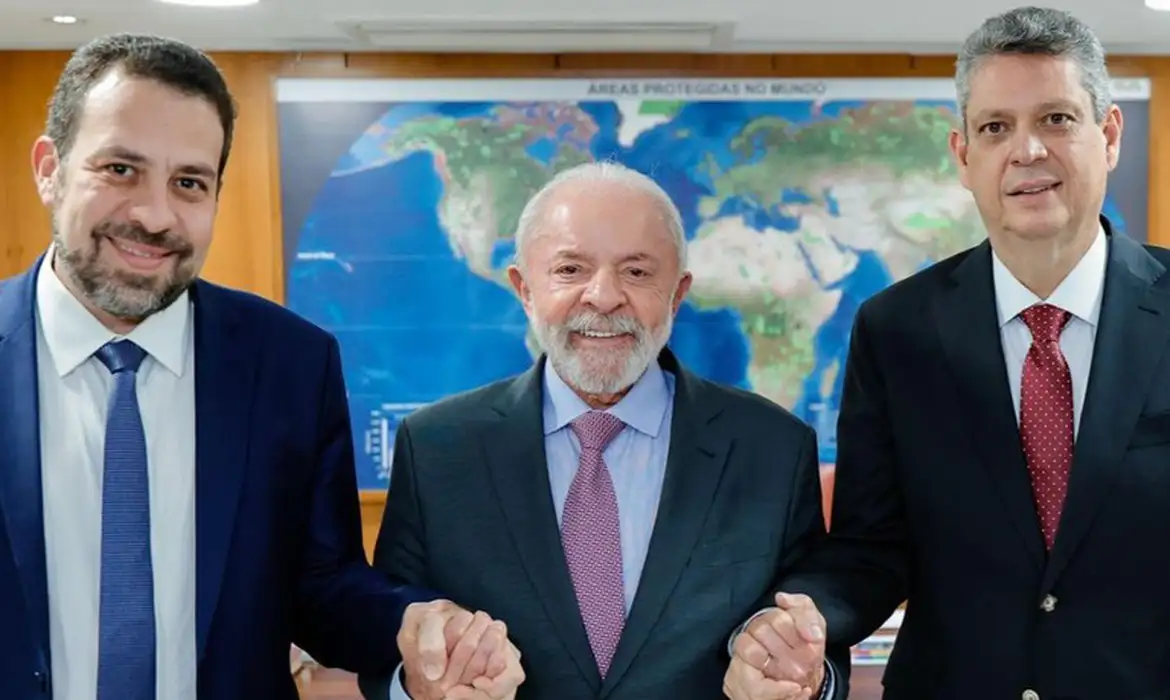 Lula nomeia Guilherme Boulos como ministro da Secretaria-Geral da Presidência