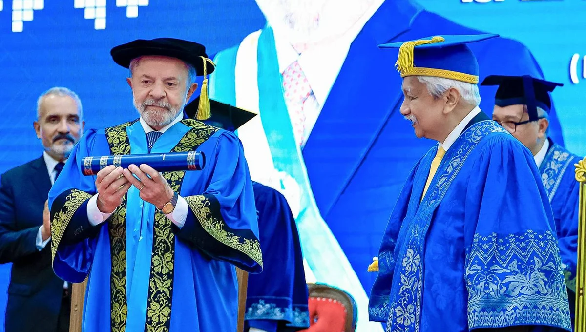 Lula recebe título de Doutor Honoris Causa em universidade da Malásia