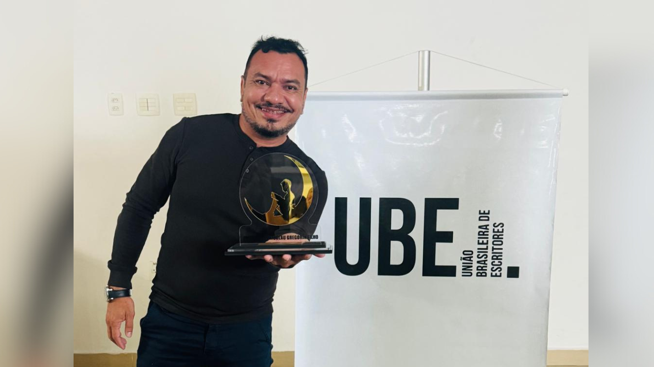 Escritor marabaense Airton Souza vence prêmio nacional de literatura juvenil em São Paulo