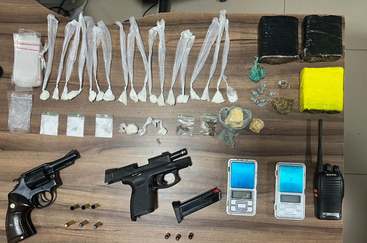 Polícia apreende armas, munições e drogas em Parauapebas