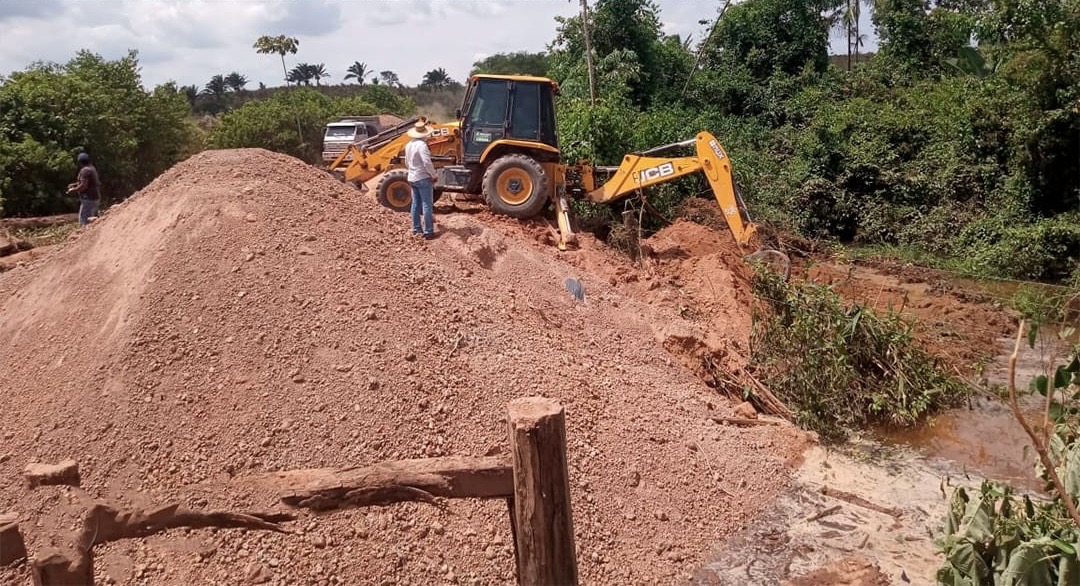 Prefeitura realiza manutenção de ponte sobre o Rio Criminoso em Bom Jesus do Tocantins