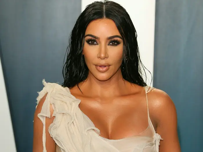 Kim Kardashian revela descoberta de aneurisma cerebral em chamada de reality
