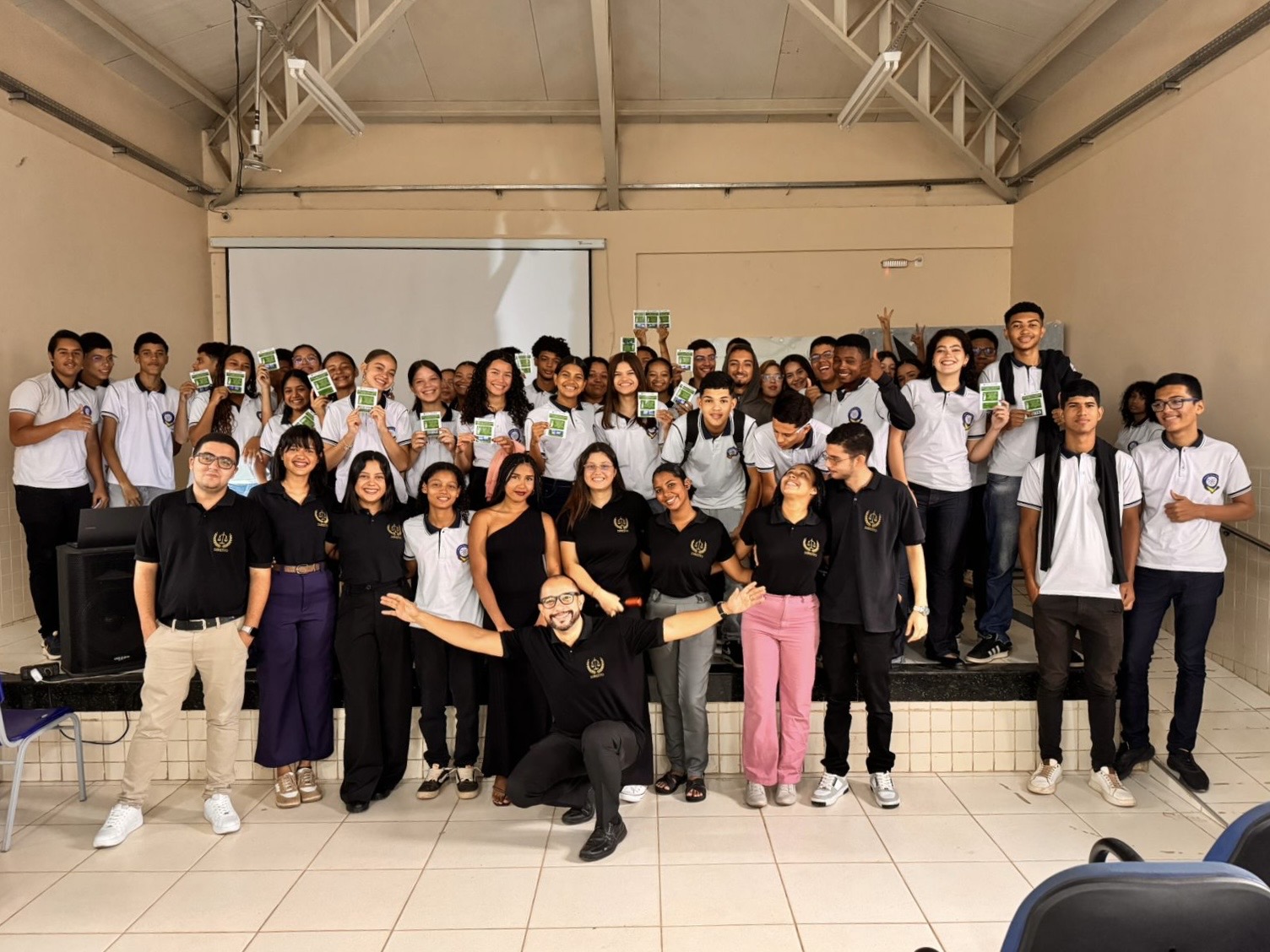 Acadêmicos de Direito promovem ação educativa sobre uso consciente das redes sociais em Marabá