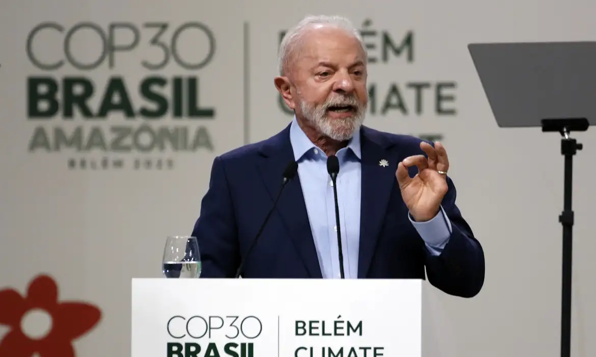 É momento de levar a sério os alertas da ciência, diz Lula em Belém