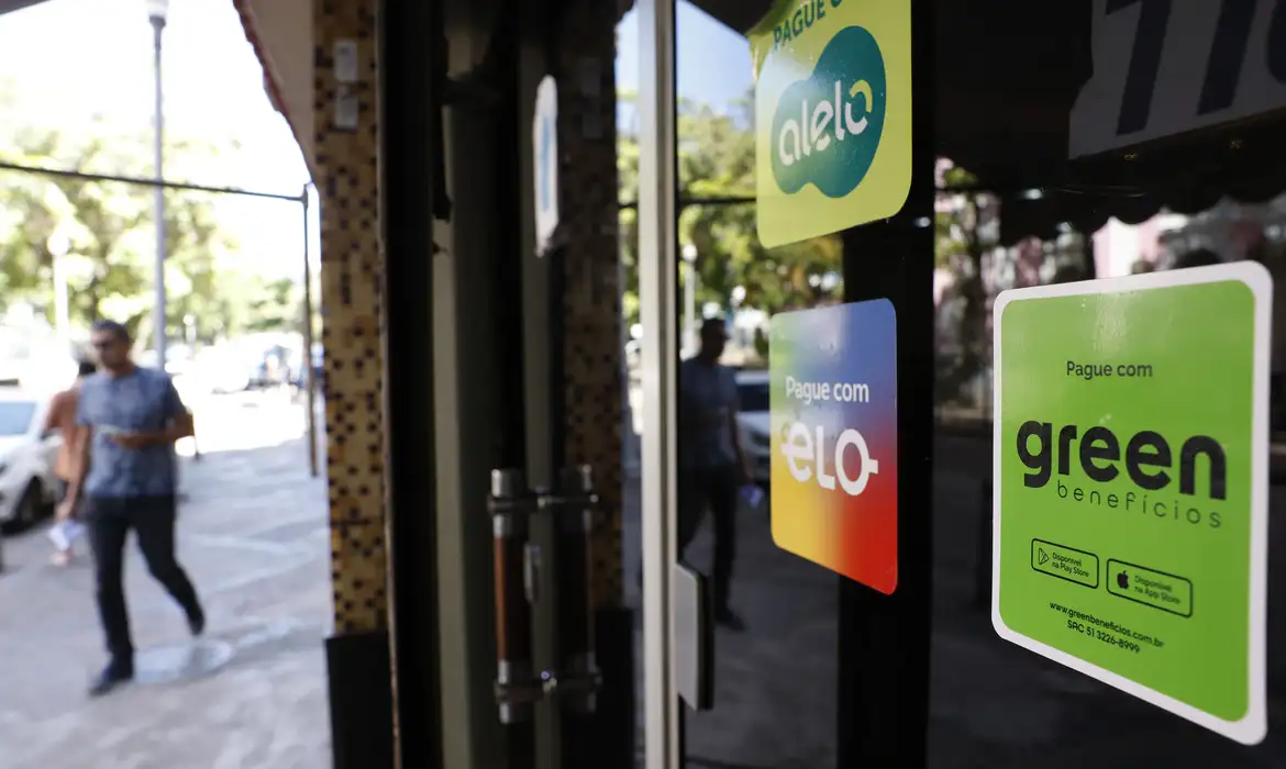 Empresários veem com expectativa mudanças no vale-alimentação
