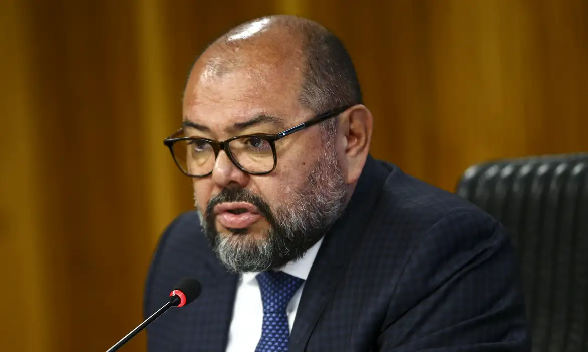 PF aponta ex-ministro de Bolsonaro como ‘pilar institucional’ de esquema de descontos no INSS