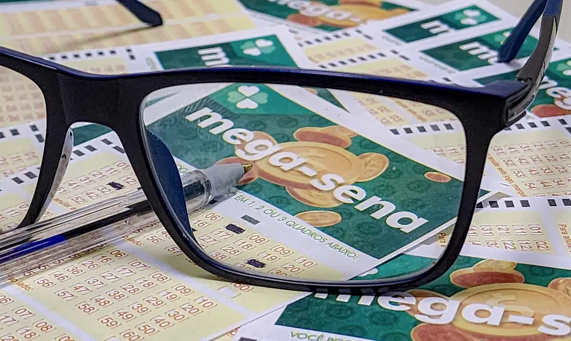 Mega-Sena sorteia R$ 100 milhões nesta quinta-feira