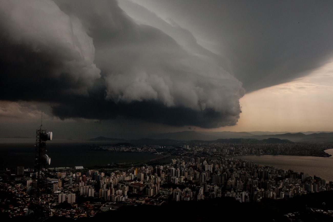 Brasil deve registrar três ciclones extratropicais em novembro, apontam meteorologistas