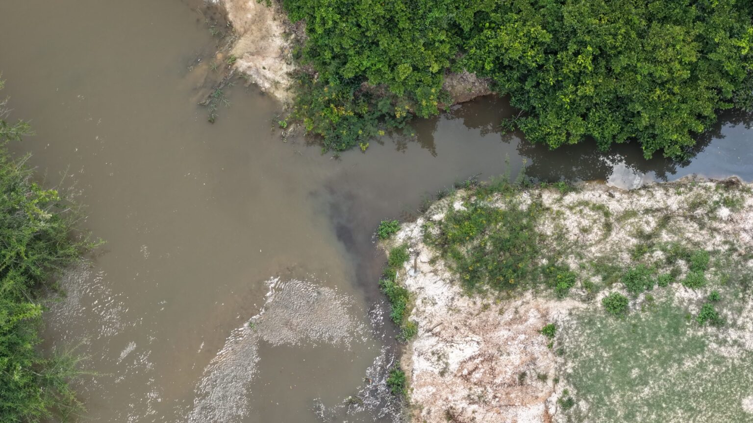 Prefeitura investiga mortandade de peixes no Rio Taurizinho em Marabá