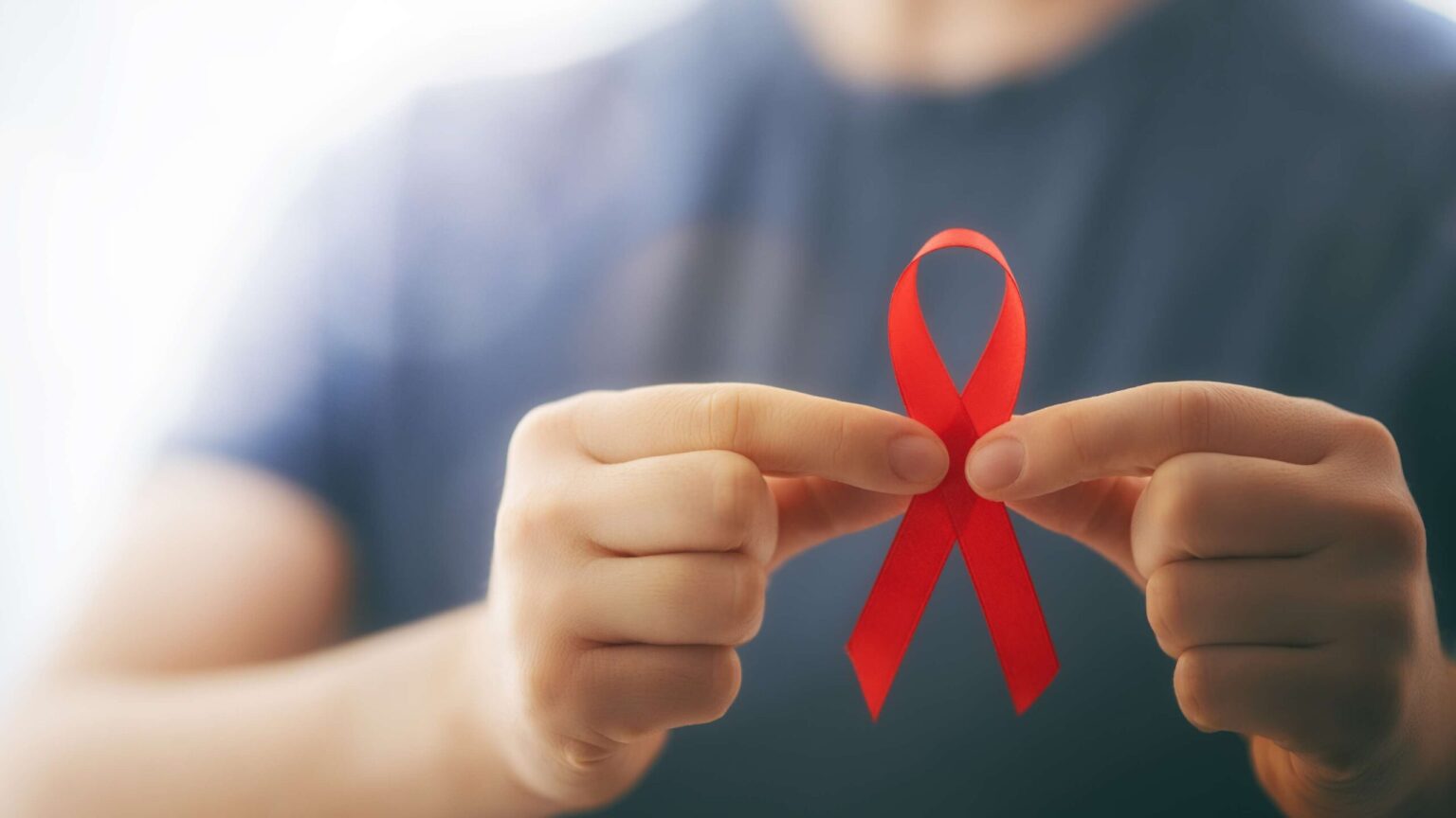 Brasileiros podem enviar relatos para mostra sobre a história da aids no país