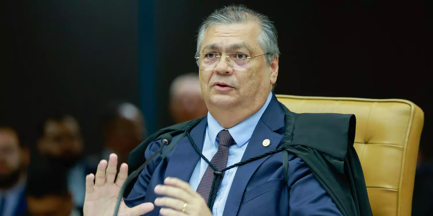 Dino marca sessão da 1ª turma para analisar prisão de Bolsonaro para a segunda-feira