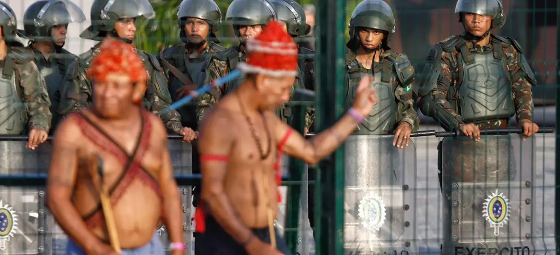 Manifestação de indígenas Munduruku impede entrada na Blue Zone, na COP 30, nesta sexta