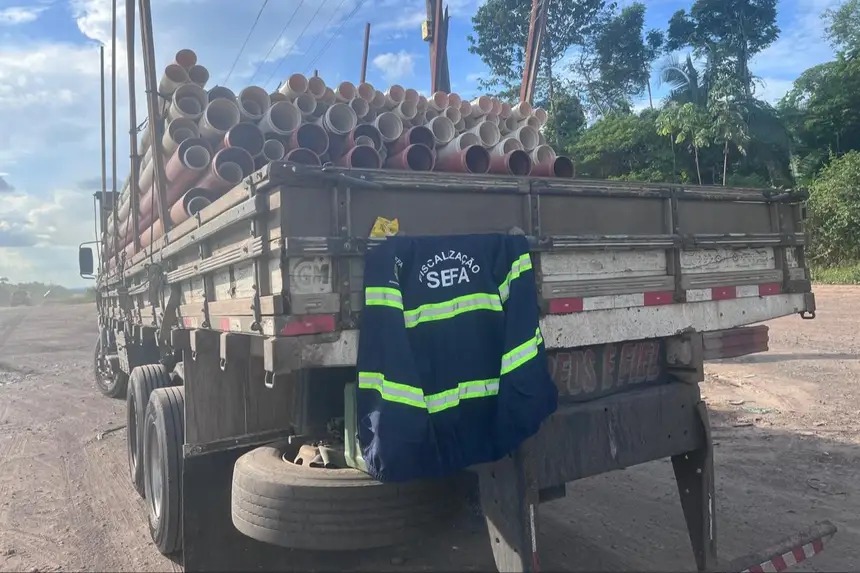 Sefa apreende 92 toneladas de sucata de ferro e mais de 2 mil tubos em Marabá