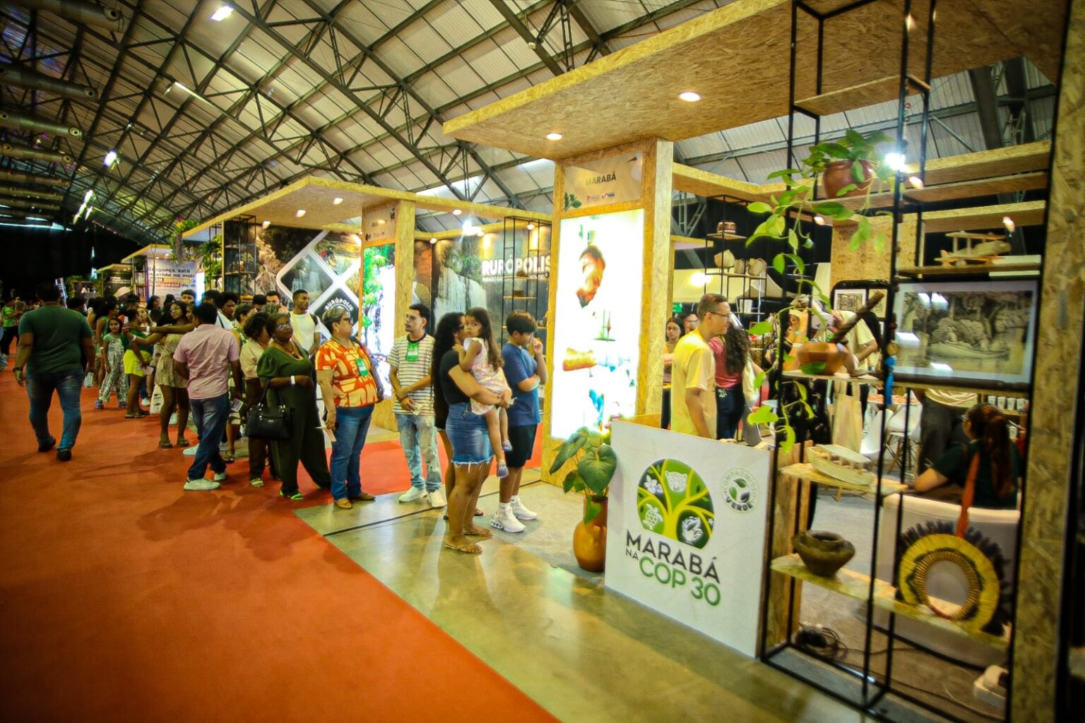 Marabá fortalece imagem turística com estande movimentado na COP 30