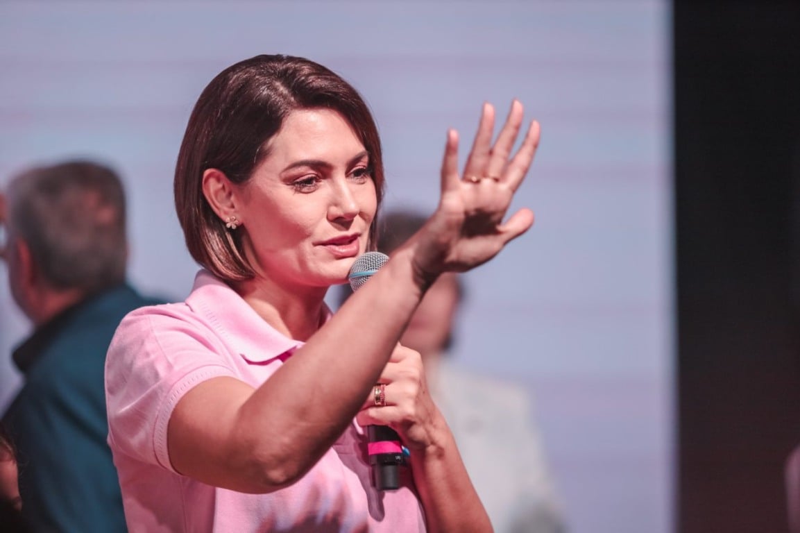 Michelle Bolsonaro defende “submissão da mulher ao marido”
