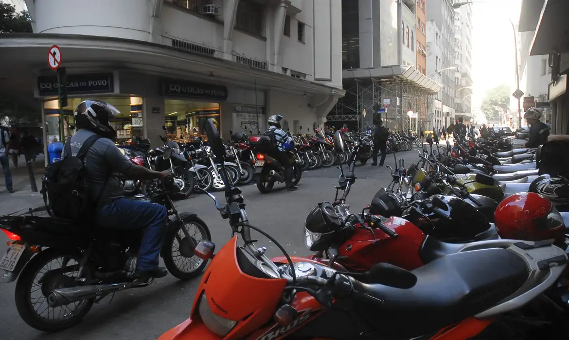 Saiba como registrar veículo ciclomotor; prazo vai até quarta-feira