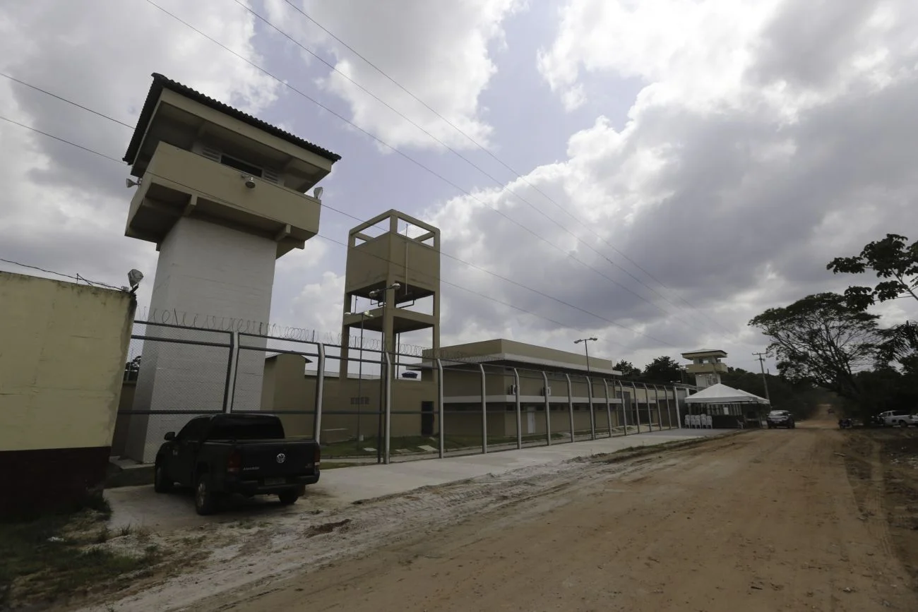 Polícia faz buscas por quatro presos que fugiram de penitenciária no Pará