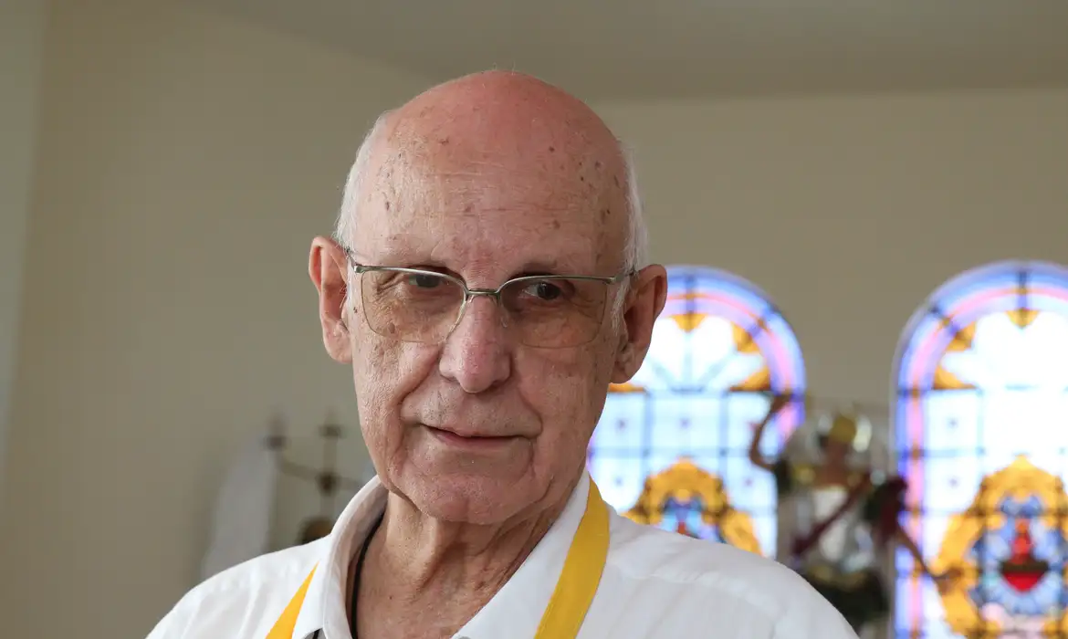 Igreja proíbe padre Júlio Lancellotti de transmitir missas e fazer publicações em redes