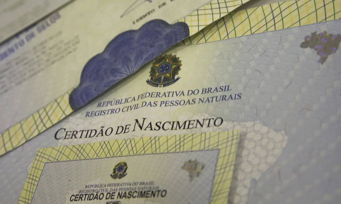 Número de nascimentos cai 5,8% em 2024; sexto recuo consecutivo