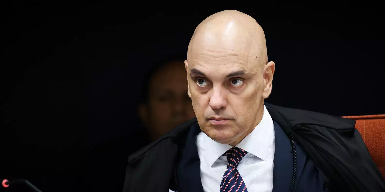 Moraes pede perícia da PF para decidir se libera cirurgias de Bolsonaro