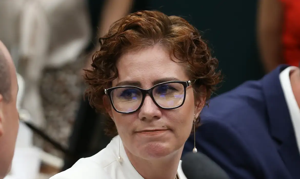 STF confirma perda do mandato de Carla Zambelli por unanimidade