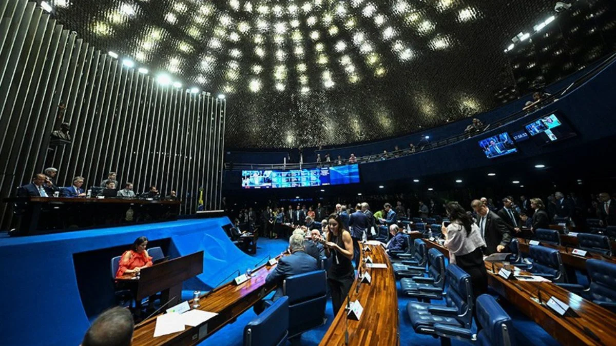 Senado aprova lei histórica para formação e qualificação de professores