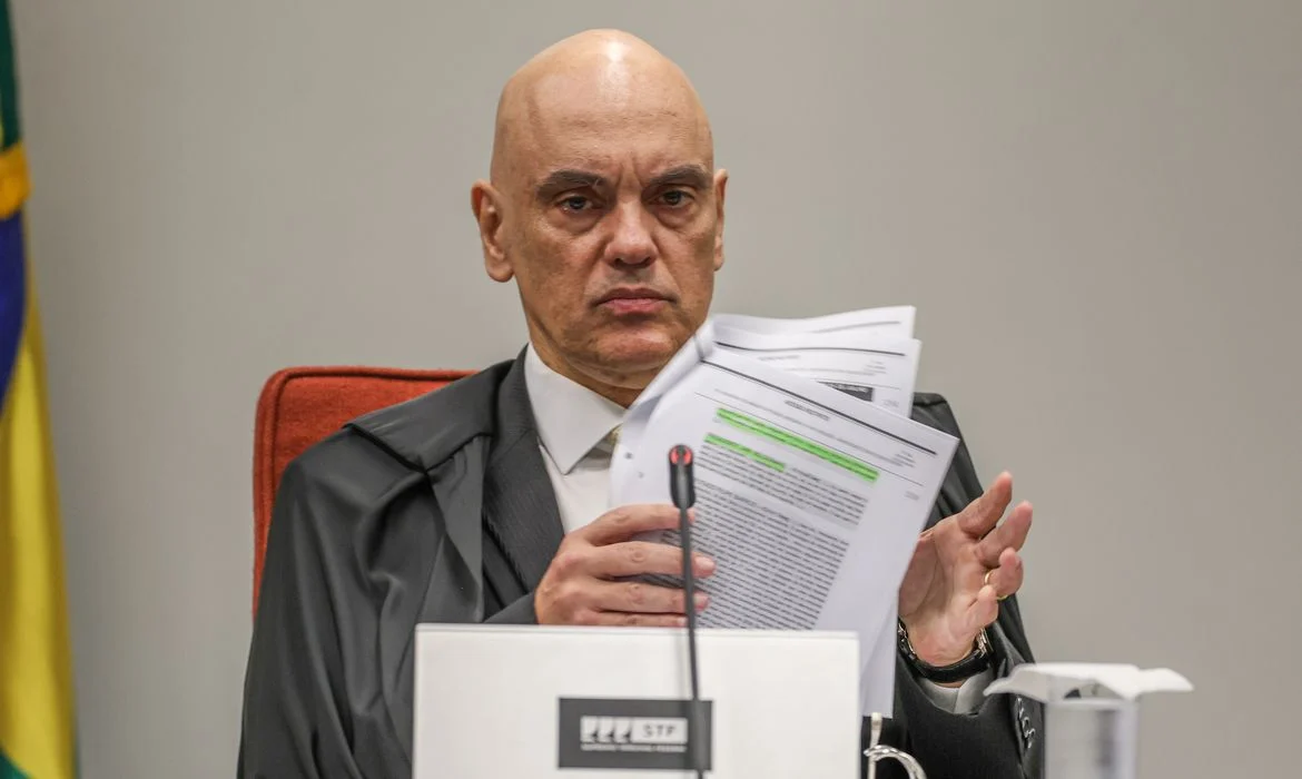 Moraes rejeita recurso de Bolsonaro e mantém condenação de 27 anos