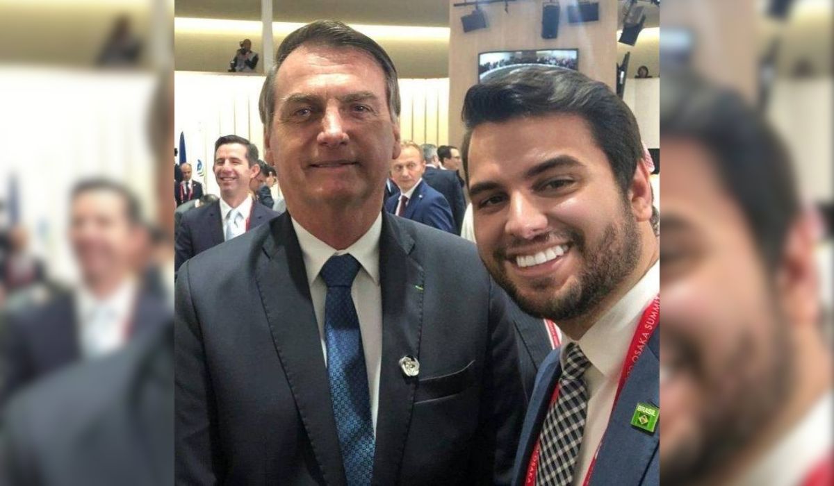 Ex-assessor de Bolsonaro tem prisão domiciliar decretada por Moraes