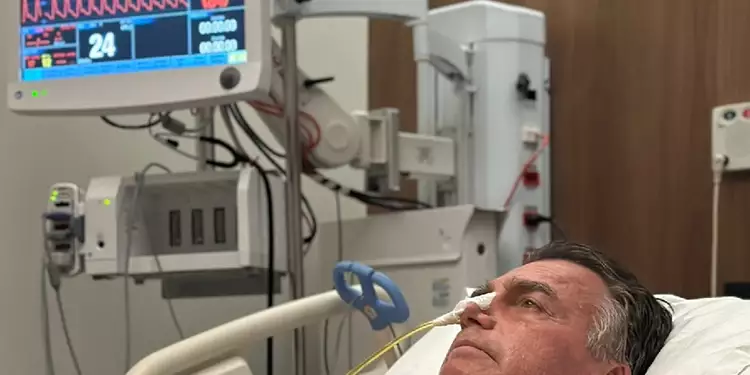 Jair Bolsonaro volta ao centro cirúrgico para tratar crise de soluços