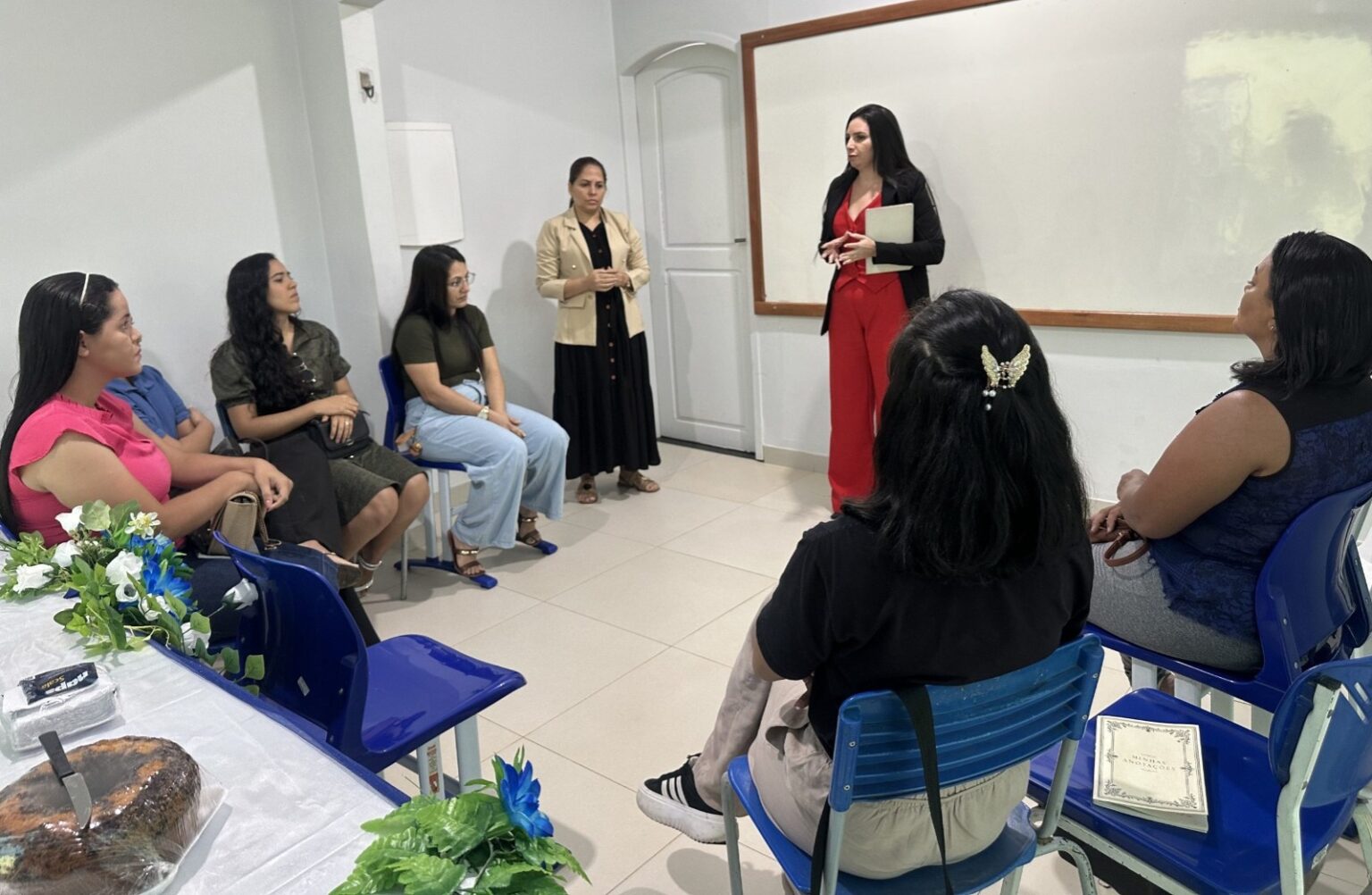 Reunião com novos intérpretes de libras reforça inclusão nas escolas de Marabá