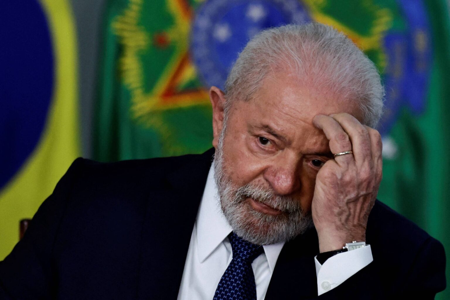 Pesquisa mostra que 49% desaprova e 48% aprova o governo Lula