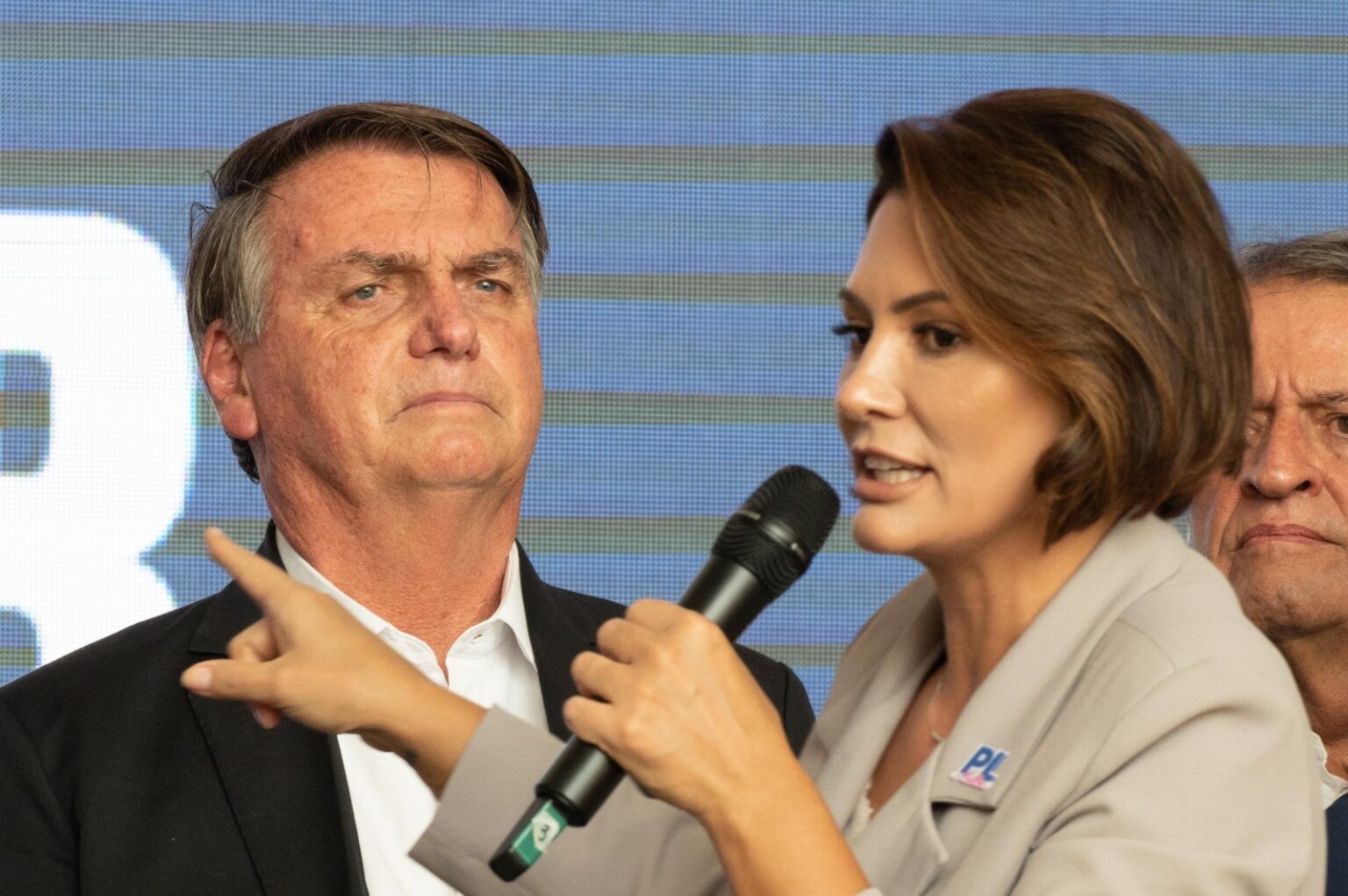 Michelle diz que respeita opinião de enteados, mas ‘pensa diferente’