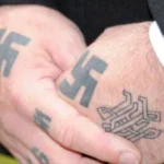 Justiça mantém prisão de homem com tatuagens nazistas