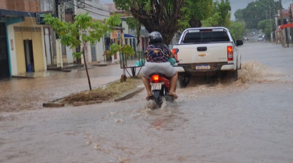 Defesa Civil registra quase 75 mm de chuva em duas horas e aponta causas dos alagamentos em Marabá