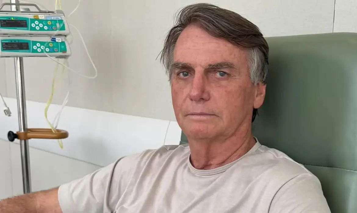Michelle diz que vida de Bolsonaro está nas mãos da PGR