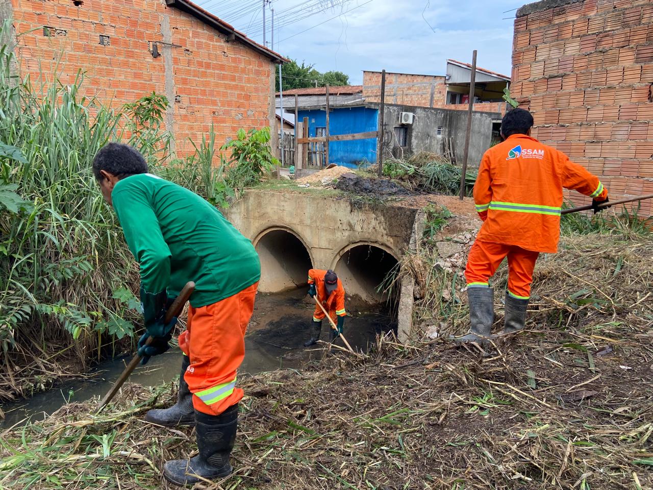 Limpeza de grotas e bueiros é intensificada durante o inverno amazônico em Marabá