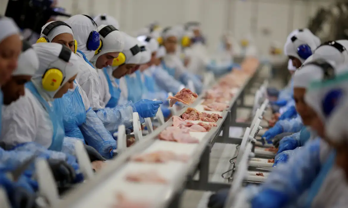 Indústria mantém estabilidade desde abril de 2025, diz IBGE