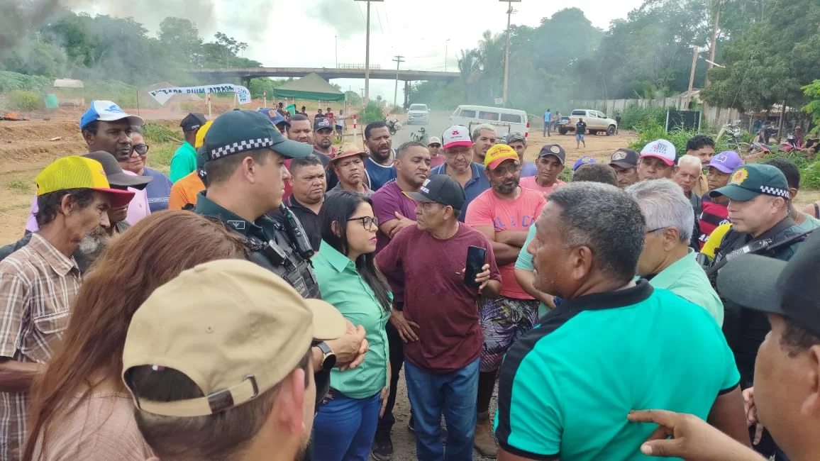 Manifestação no Núcleo São Félix pede melhorias na Estrada do Espírito Santo