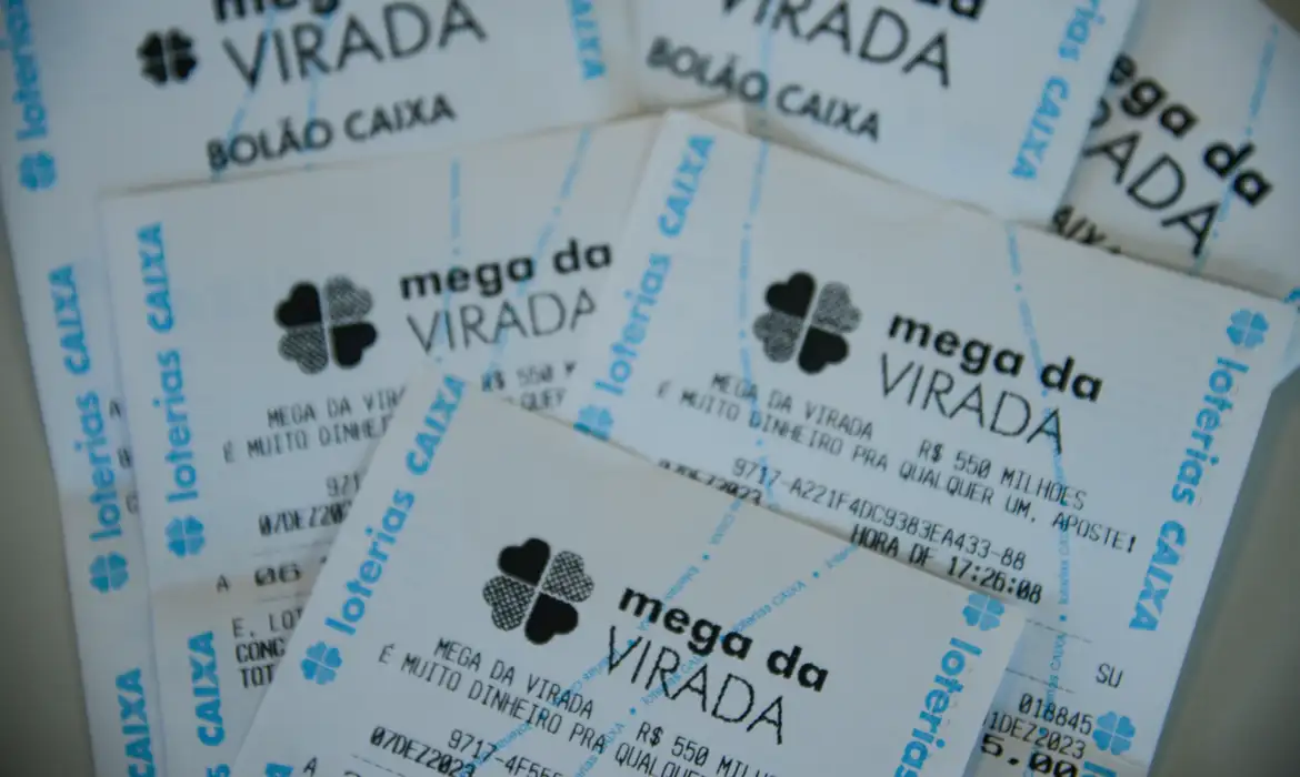 Dois vencedores da Mega da Virada ainda não retiraram prêmios que somam quase R$ 200 milhões