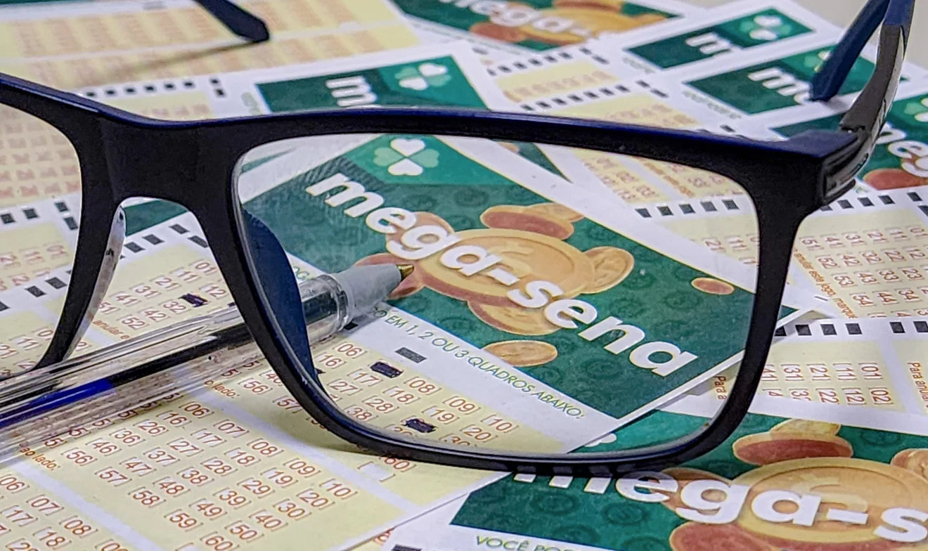 Mega-Sena acumula e prêmio vai a R$ 10 milhões