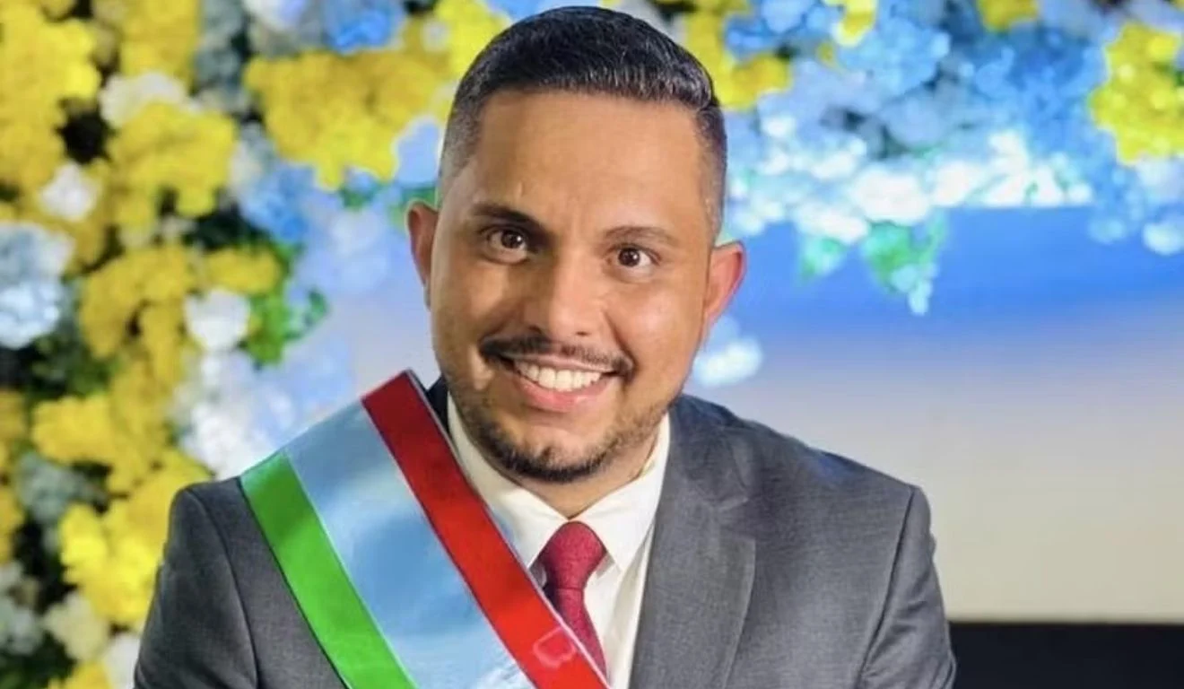 Prefeito denuncia a própria mãe por golpes em nome dele